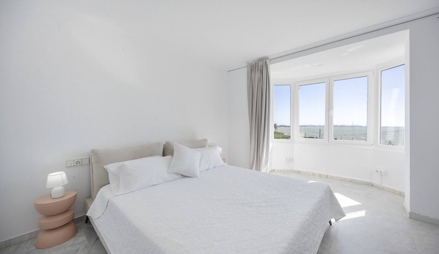 Isla Verde 7: Peaceful Morning Retreat Near the Sea