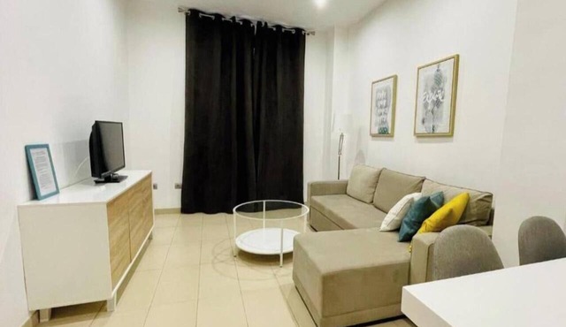 La Perla Reyes Catolicos Living: Standard Apartment