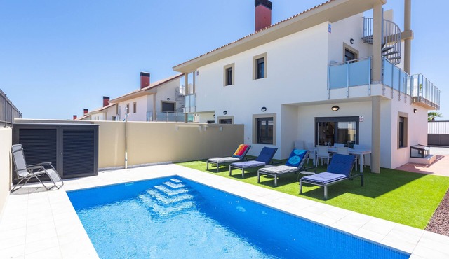 Lovely Private Villa with Heated Private Pool close to golf courses