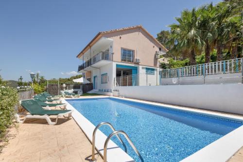 Maravillosa Villa con Piscina
