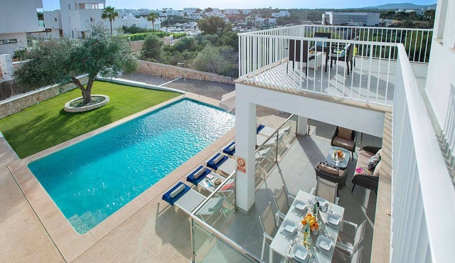 Marinella Blanca - Three Bedroom Villa, Sleeps 6