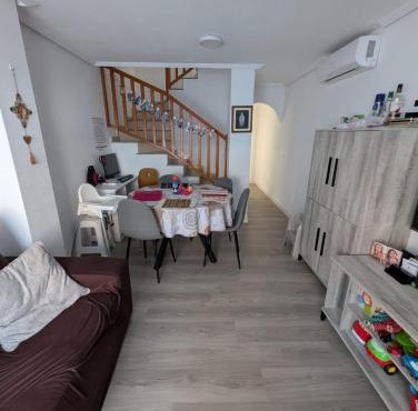 Modern 3 Bed House with shared pool in Los Alcazares