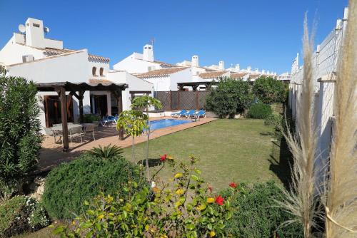 Modern 3 Bedroom Villa with Pool & Garden, Ideal for Families