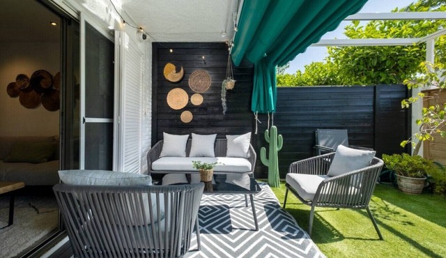 Modern Apartment w/big Patio | Maria by Palmera