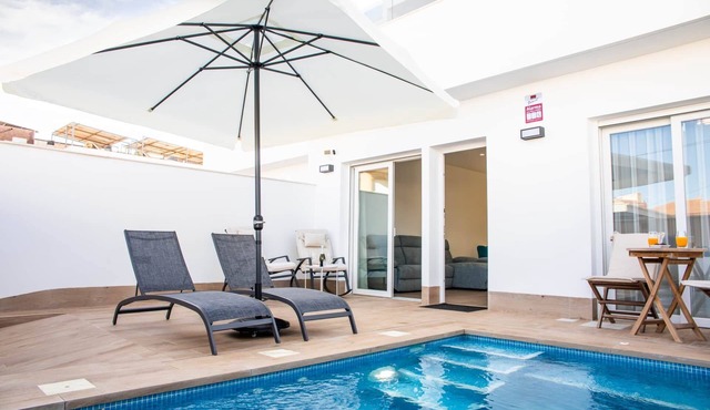Modern Home with Private Pool & on walking distance from the beach & restaurants