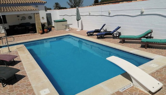Modern Villa, Private Pool, Wifi, Air Con, Central Location, Many Extras
