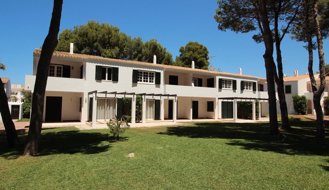 New Listing! Renovated apartment 3 minute walk to the beach Julieta 4