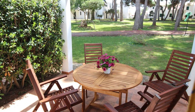 New Listing! Renovated apartment 3 minute walk to the beach (Julieta 1)