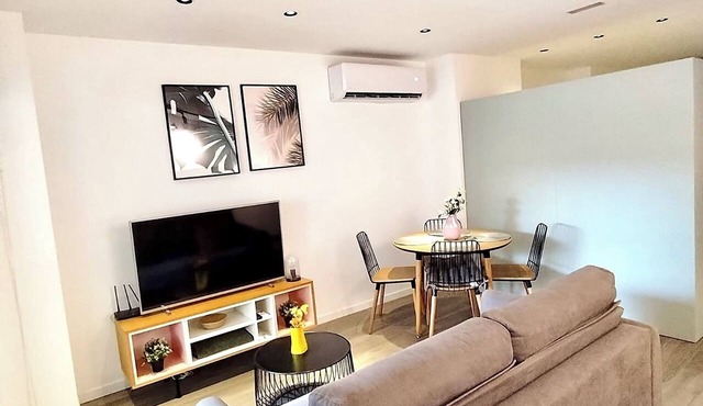 NEW Oasis Apartment with Private Terrace near the City of Arts