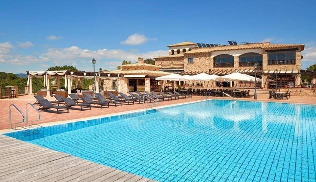 Nice apartment for 4 people with WIFI, pool, TV and terrace