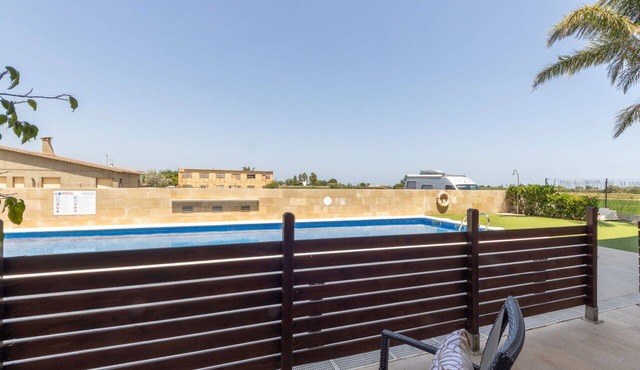 Nice apartment for 6 people with A/C, WIFI, pool, TV, terrace and pets allowed