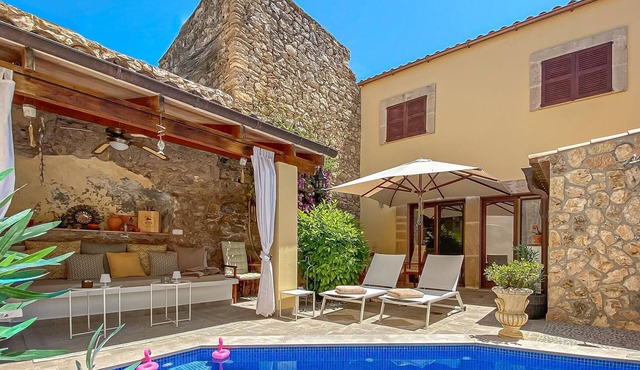 Nice home in Arta with private swimming pool, can be inside or outside