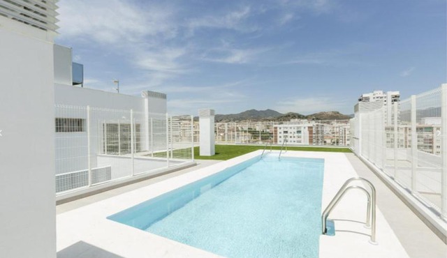 Oasis Pool Málaga
