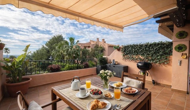 Peaceful Villa with Terrace and Views - Mirador de Sierra Cortina