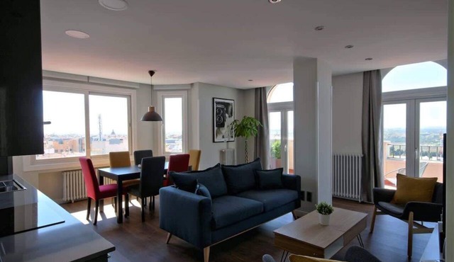 Penthouse in Gran Vía with Terrace to Royal Palace