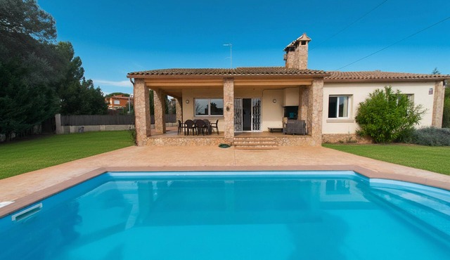 Perfect house in Calonge: Spacious and bright near the sea🌿🏖️