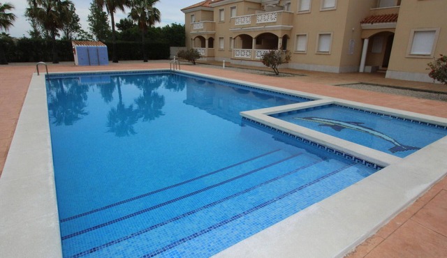 Pet-Friendly Beachside Apt with Pool, Free WiFi, Optional A/C, Near Dog Beach