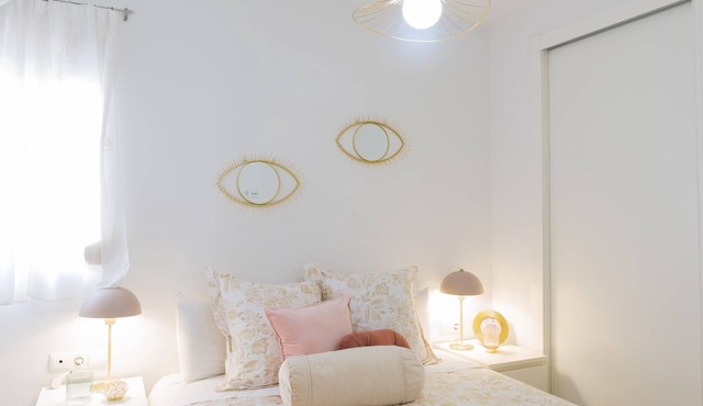 Puerta del centro, nice apartment in the downtown district