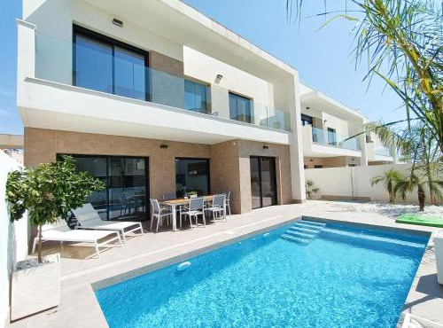 R-40-2 Luxurious Villa with pool