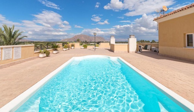 Residential jardín del pintor - la casa amarilla