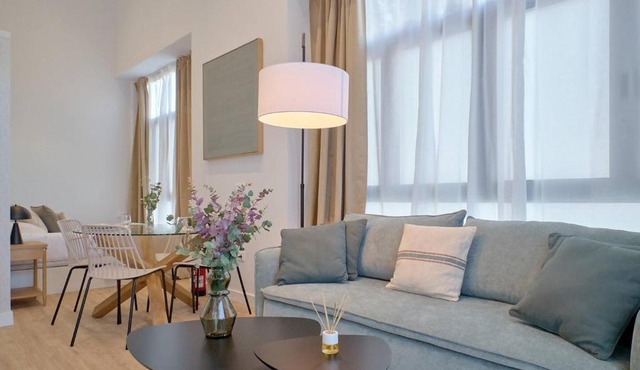 Roig Arena romantic suite N1 by Virkin Suites