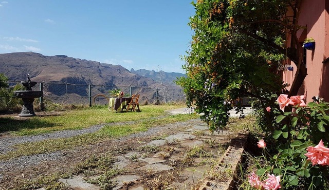 RURAL SPACE WITH BEAUTIFUL VIEWS TO THE SEA AND THE MOUNTAIN.