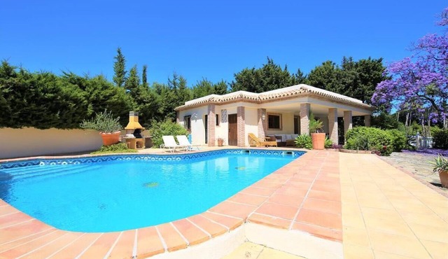 Rural family villa, private pool and large garden, Close to Estepona town in a quiet location