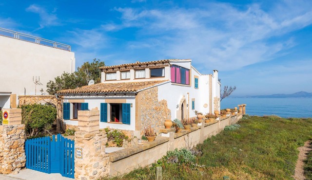 Rustic Vacation Home “Casa Punta Llarga” with Sea View