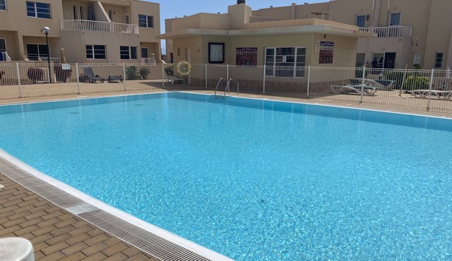 Sleeps 4 Fully Equipped, Clean & Airy, Child Friendly House Overlooking Pool.