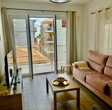 Spacious Apartment Right Next to Miramar Beach