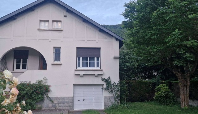 Spacious house with WIFI - 10 guests