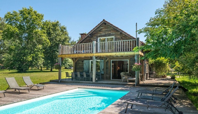Stunning private villa for 12 guests with private pool, A/C, WIFI, terrace and pets allowed