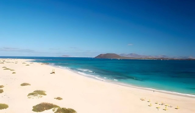 Sunny Apartment in Costa de Antigua for 4 Guests