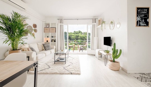 Sunny & Stylish Apartment with A/C | Trini by Palmera