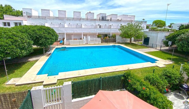 Terraced house with shared pool in residential area in Conil, sleeps 5