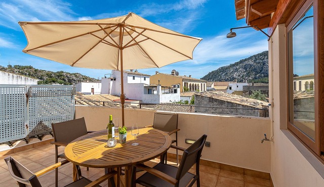 Townhouse with puig de Maria view by home villas 360