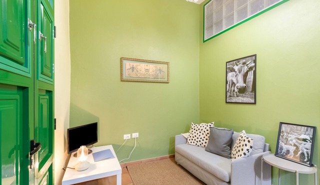Vacation Apartment 'Guía' with Shared Terrace, Shared Garden and Wi-Fi