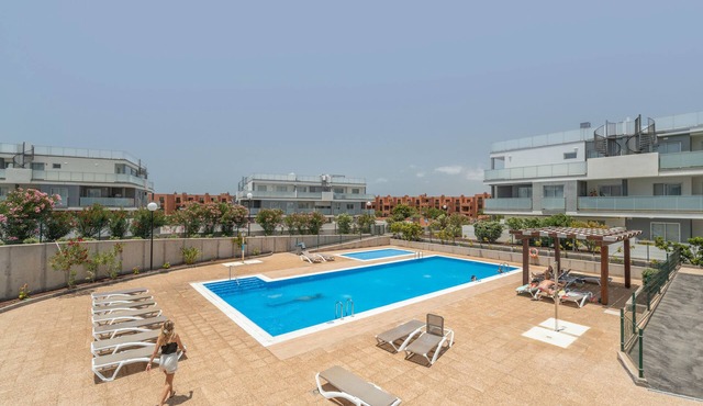 Vacation 'Divino En Playa' with Sea View, Shared Pool and Wi-Fi