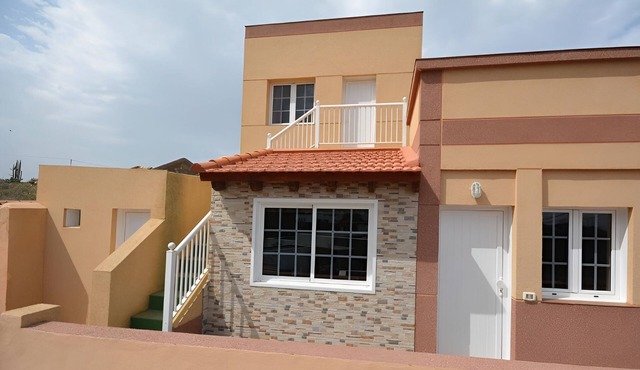 Vacation Home "Casa Mérida" with Sea View, Private Terrace & Wi-Fi