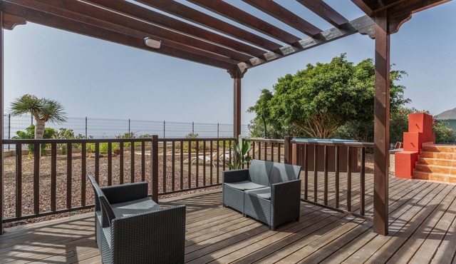 Vacation Home 'Justo El Desierto' with Sea View, Shared Terrace and Wi-Fi