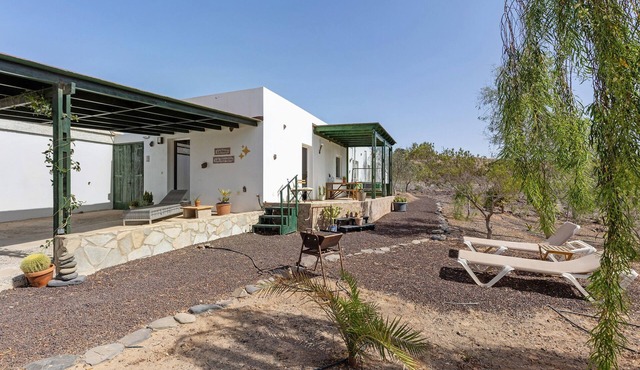 Vacation Home "La Finca Las Estrellas" with Mountain View, Garden & Wi-Fi