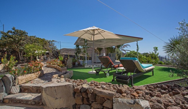 Vacation Home 'Mi Casita De Chimaca' with Mountain View, Wi-Fi and Air Conditioning