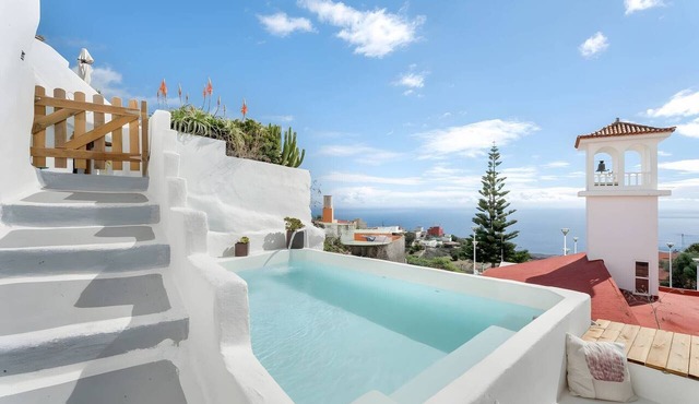 Vacation Studio 'Cueva Sol' with Sea View, Shared Pool, and Wi-Fi