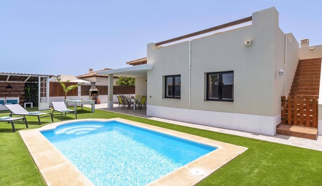 Villa Caleta Sunrise by Villa Plus