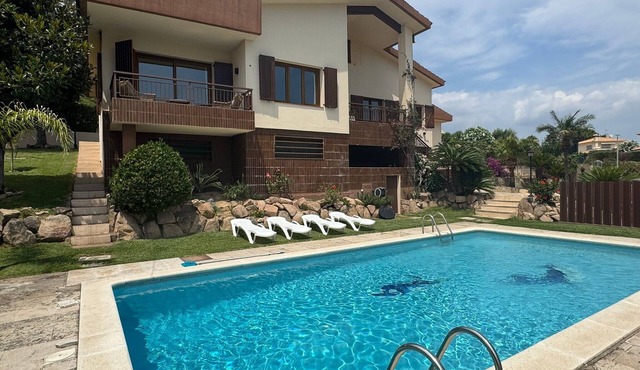 Villa 'Carme' with Sea View, Wi-Fi and Air Conditioning