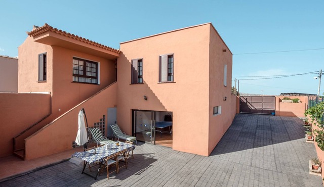 Villa ‘Casa Rural Villa María’ with Wi-Fi & Terrace; Parking Available