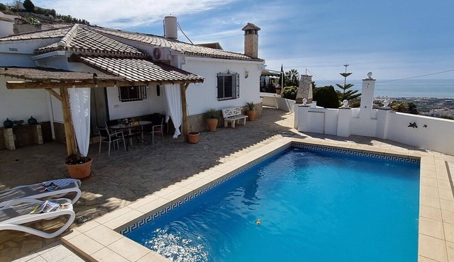 Villa "Casa La Paz" with Sea View, Pool & Wi-Fi
