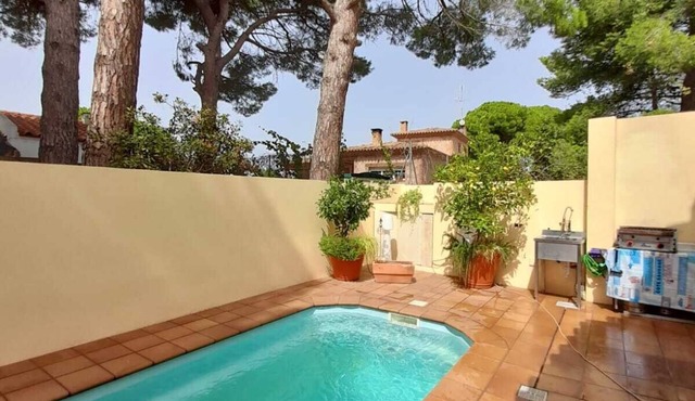 Villa de Rêve à 200 Mètres de la Plage de Riells