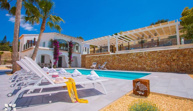 Villa EL PALMERAL by Abahana Villas
