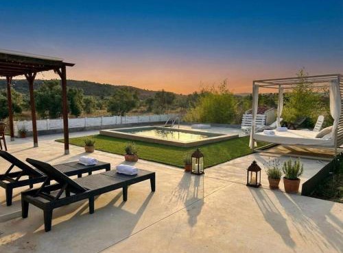 Villa en Biar con piscina privada y jardín